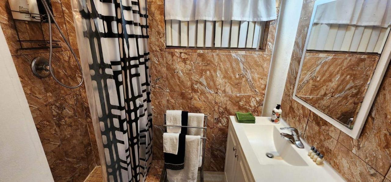 Leo Guest House Χόλιγουντ Εξωτερικό φωτογραφία