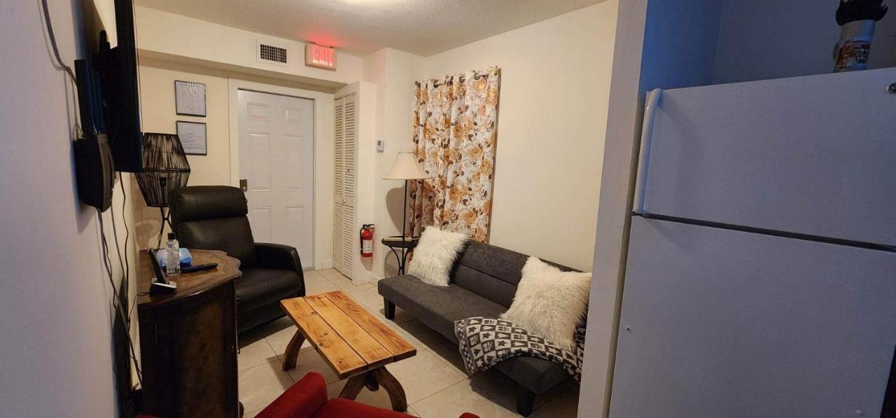 Leo Guest House Χόλιγουντ Εξωτερικό φωτογραφία